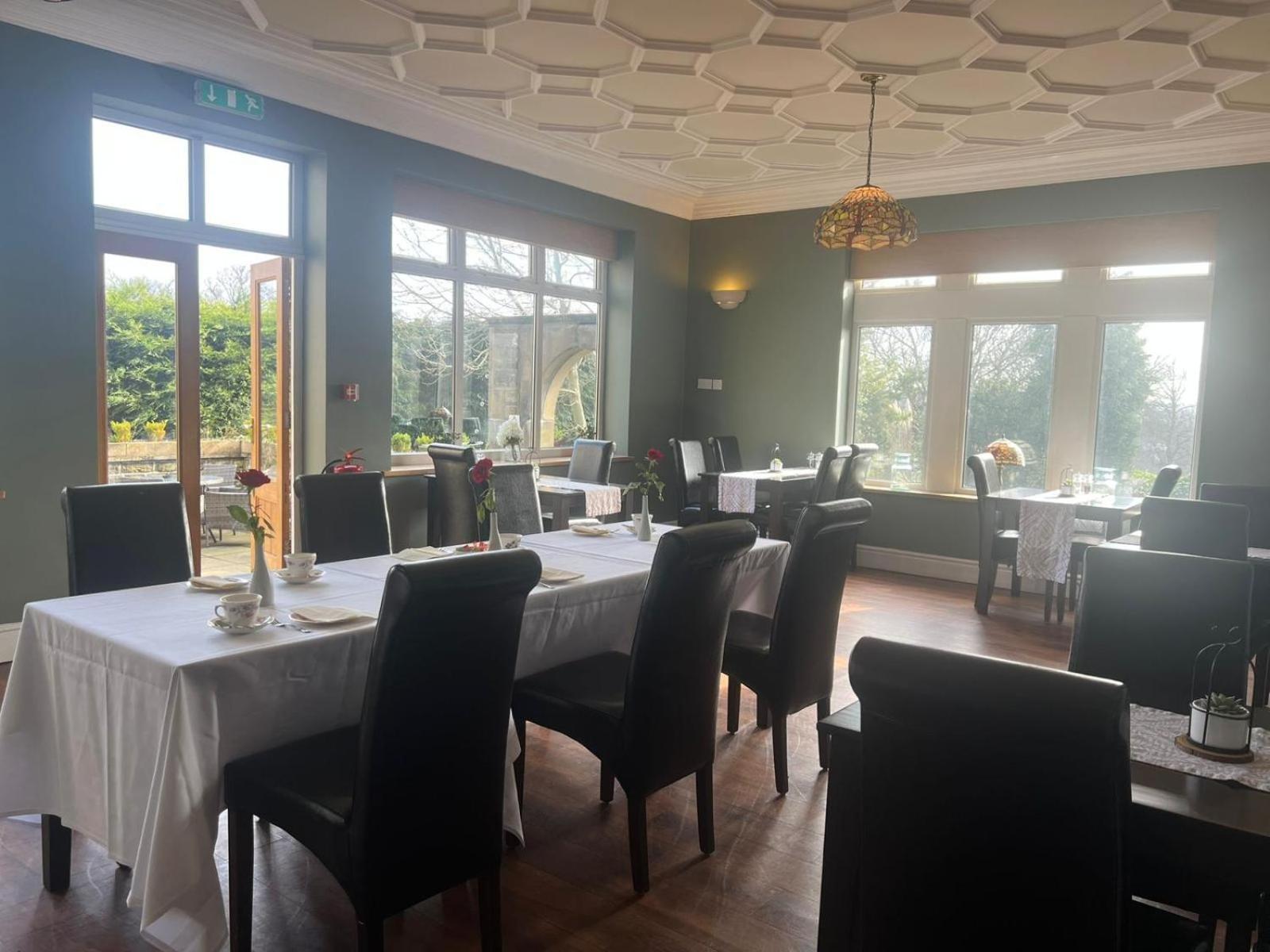 Heath Cottage Hotel Dewsbury Bagian luar foto