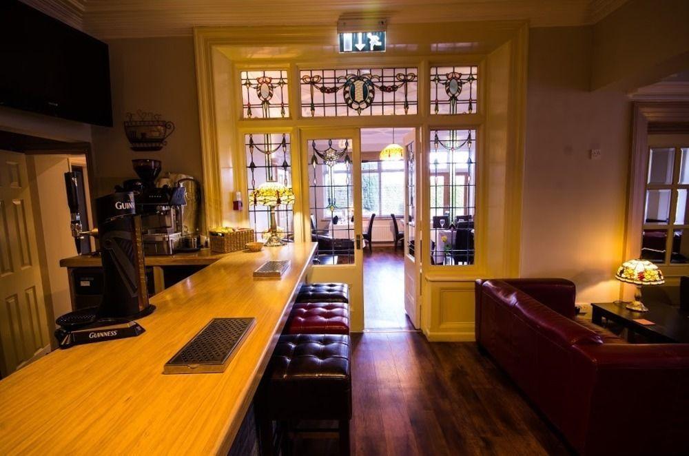 Heath Cottage Hotel Dewsbury Bagian luar foto