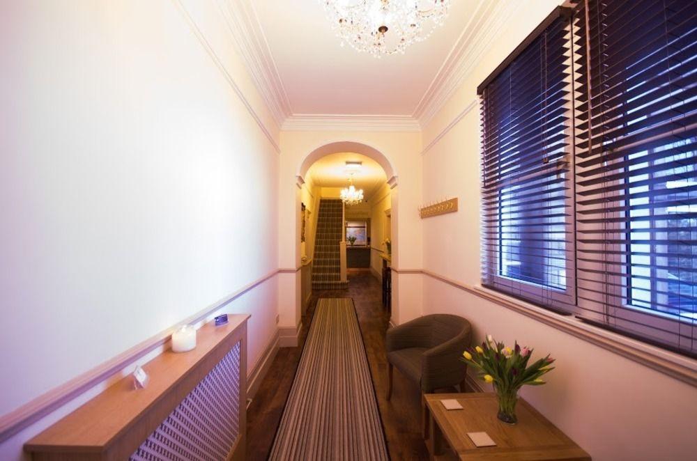 Heath Cottage Hotel Dewsbury Bagian luar foto
