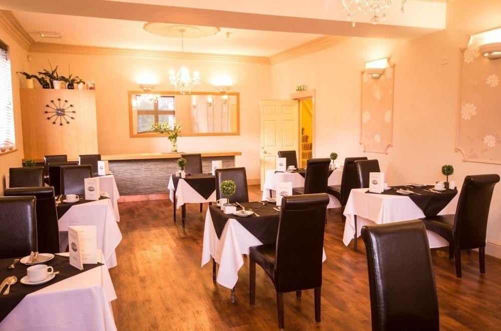 Heath Cottage Hotel Dewsbury Bagian luar foto